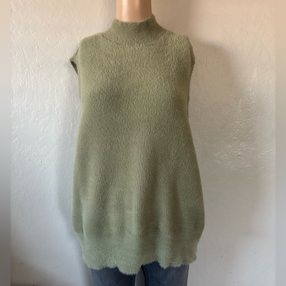 Bailey 44 Green Sleeveless Sweater